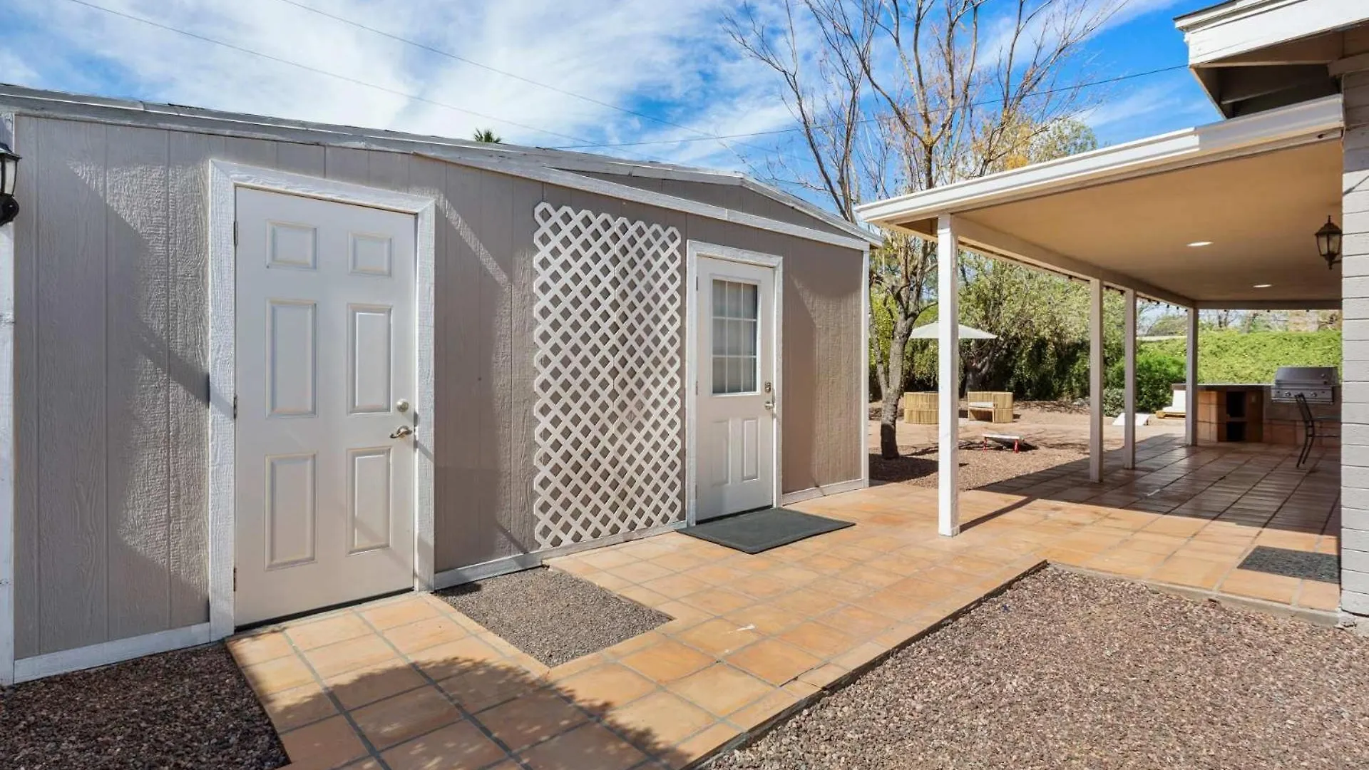 Royal Modern -Stylish Home With Casita And Grille Phoenix