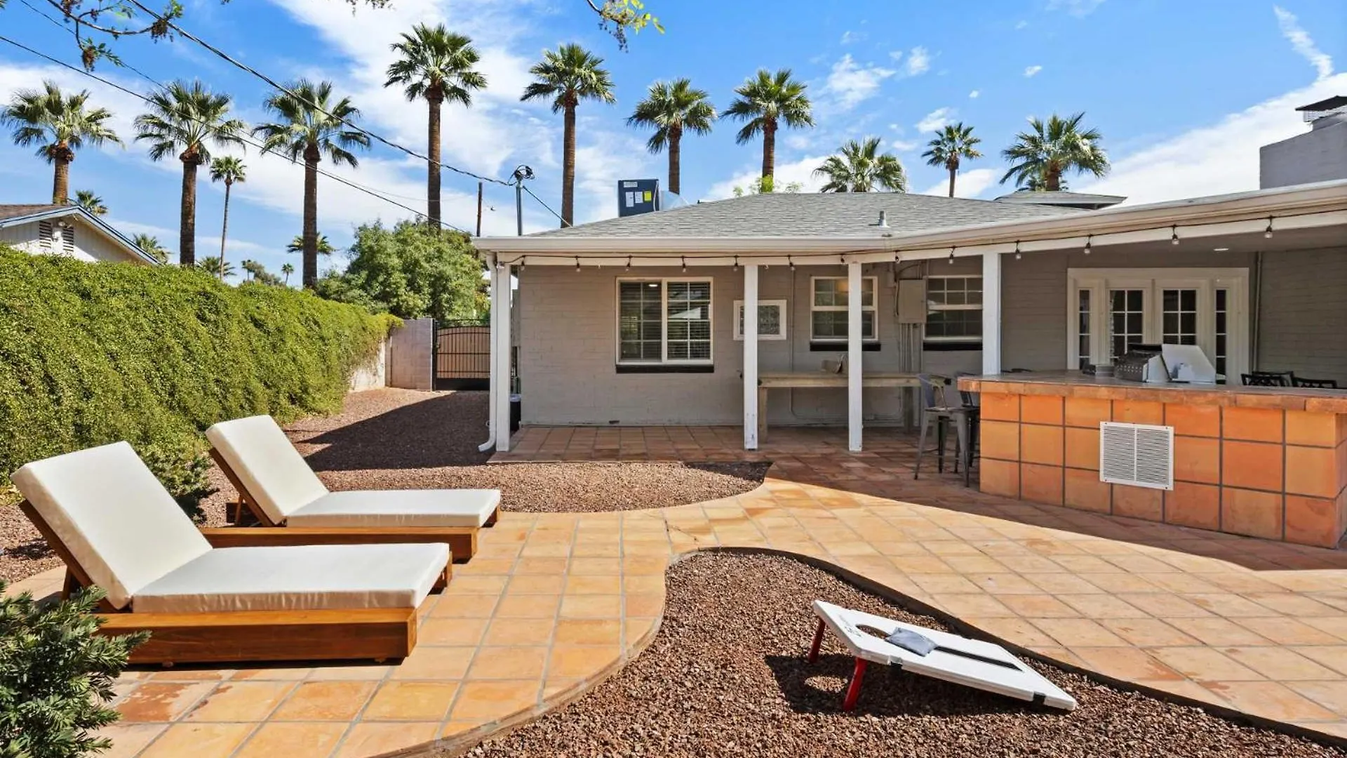 Royal Modern -Stylish Home With Casita And Grille Phoenix